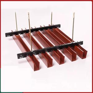 Rejilla de techo de aislamiento térmico ignífugo de diseño lineal de Metal moderno en forma de U-Fácil de instalar para fines impermeables de centro comercial al aire libre - Product Image 3