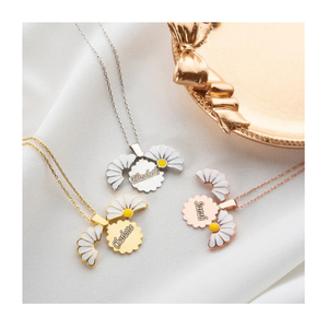 Collar personalizado con mensaje secreto de margaritas delicadas para mujer, colgante hecho con iniciales grabadas, regalo de cumpleaños para mamá <span class=keywords><strong>y</strong></span> maestra - Product Image 1