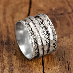 Anello Vintage con Texture Floreale per Donne, Design a Sei Petali, Elegante Gioiello Retrò per Uso Quotidiano e Feste, Idea Regalo - Product Image 6