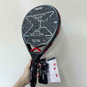 ไม้เทนนิส <span class=keywords><strong>NOX</strong></span> AT10 Genius รุ่น <span class=keywords><strong>Padel</strong></span> ดีไซน์ทรงหยดน้ำ แอโรไดนามิกส์ เทคโนโลยีด้ามจับแบบกำหนดเอง วัสดุคาร์บอนไฟเบอร์ 18K - Product Image 3