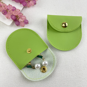 Bolsa de terciopelo con solapa y logotipo personalizado para exhibición de joyas, estuche de piel sintética con botones y logotipo para joyería - Product Image 6