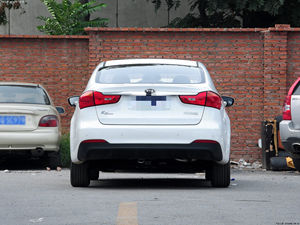 <span class=keywords><strong>Kia</strong></span> K3 d'<span class=keywords><strong>occasion</strong></span> haut de gamme 2015, économique en carburant pour la conduite en ville, prix abordable, disponible dès maintenant. - Product Image 3