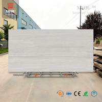 Losa de Piedra Sinterizada de Travertino Blanco Español Premium de 12 mm, 1600x3200 mm, Acabado Mate con Vetas en Forma de Libro para Proyectos de Fachadas Exteriores