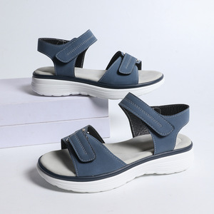 Sandales plates ouvertes pour femmes, style japonais, tendance estivale, sport, dessus en PU, semelle en caoutchouc, fermeture à bride, boucle décorative, couleur unie - Product Image 3