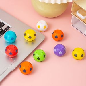 ของเล่นฟุตบอลฟิงเกอร์สปินเนอร์ 35 มม. ของเล่นคลายเครียดสำหรับเด็ก 4-7 ปี พลาสติก สำหรับทุกเพศ - Product Image 3