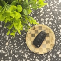 Plateau de service multifonctionnel en marbre rond, style rétro élégant, motif mosaïque damier, pour organiser les bijoux, décoration de la maison, table de chevet