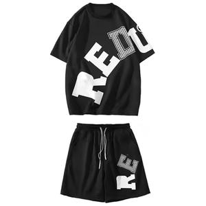 ชุดเซ็ตเสื้อยืดลายกราฟิกและกางเกงขาสั้นสองชิ้นสำหรับผู้ชาย แฟชั่นฤดูร้อนลำลอง พิมพ์ลายแขนสั้น - Product Image 3