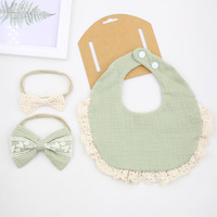 Vente chaude fantaisie en vrac froissé coton salive serviette dentelle bandeau ensemble mousseline coton haute qualité bébé bavoir ensemble princesse cadeau de naissance