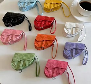 Mini bolso de sillín, monedero, estuche creativo para auriculares, llavero de moda para coche, estuche para auriculares con correa de reloj - Product Image 1