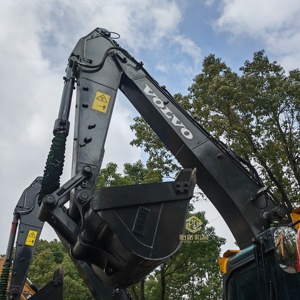 Excavadora de cadenas Volvo EC140 de segunda mano en oferta, excavadora hidráulica original en buen estado, maquinaria de construcción - Product Image 3