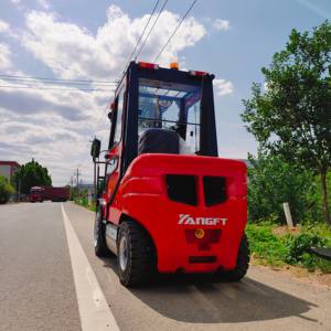 Carretilla elevadora diesel de transmisión automática hidráulica YangFT C Series CPCD30 3 toneladas con cabina - Product Image 2