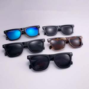 Gafas de Sol Personalizadas con Logotipo Vintage para Hombre y Mujer, Gafas de Sol Polarizadas Cuadradas UV400 para Conducir y Pescar - Product Image 5