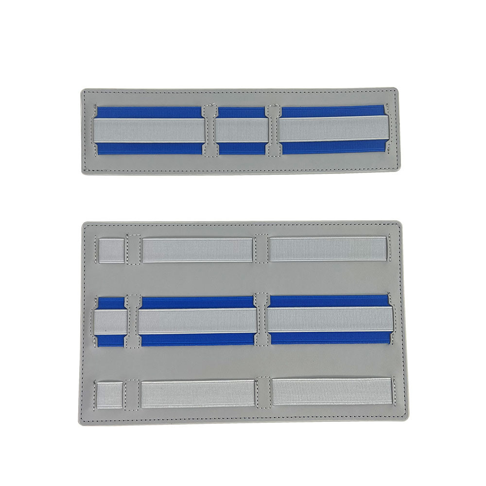 Gris (uno grande y otro pequeño)