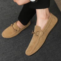 Mocassins en daim à barrettes métalliques pour hommes, à enfiler, semelle plate souple, respirants, pour la conduite, le quotidien et les affaires décontractées