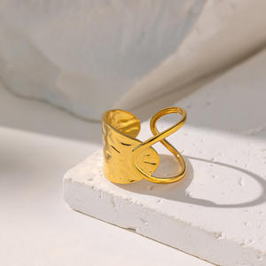 Venta al por mayor de <span class=keywords><strong>acero</strong></span> inoxidable 18K hoja de oro corazón estrella Luna anillo en capas cadena exagerada serpiente anillo abierto para mujer regalo - Product Image 5