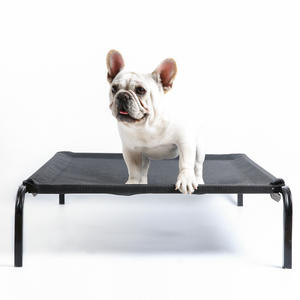 Cuna elevada portátil para mascotas, cama de refrigeración elevada para perros con marco de Metal, pies de goma antideslizantes de malla lavable y transpirable para interiores - Product Image 1