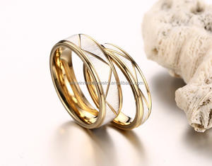 Anelli Promessa per Coppie in Acciaio Inox Placcato Oro 18K, Set di Fedi Nuziali Certificato da 6mm per Uomo e 4mm per Donna, Regalo di Tendenza - Product Image 4