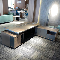Mobilier de bureau moderne en usine Foshan Bureau de directeur de canton en forme de L Bureau de direction de table MFC