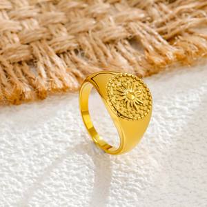 แหวนสแตนเลสชุบทอง 18K ลายโทเท็มดวงอาทิตย์ ประดับลายจุด ดีไซน์นูน ลวดลายทันสมัยสไตล์เรโทร แบรนด์หยวนเฮง เครื่องประดับสำหรับใส่ทำงาน - Product Image 4