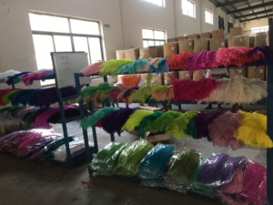 Đảng lớn DIY Craft đen trắng hồng tím drabs trang trí chùm lông đà điểu cho lễ hội trang phục trang trí đám cưới - Product Image 3