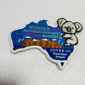 Badge Anime 3D Brodé Personnalisé en Gros, Applique Thermocollante en Chenille, Patch Tissé pour Chapeaux, Vêtements, Tissus et Décoration en Dentelle - Product Image 2