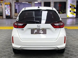 ฮอนด้า ฟิต 1.5 ลิตร CVT รุ่นสปอร์ต 5 ประตู แฮทช์แบ็ก พวงมาลัยซ้าย ยูโร 6 100-150 แรงม้า แรงบิด 100-200 นิวตันเมตร สีดำ กระจกหลังแบบซันรูฟ กล้องมองหลัง - Product Image 4