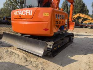 Excavatrice d'occasion de 7 tonnes Mini Hitachi ZX70 en bon état de fonctionnement Excavatrice d'occasion en vente - Product Image 3