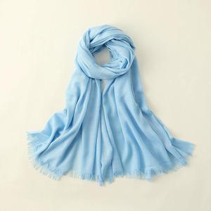Textured Crinkled Solid Color Ladies Scarf Soft Lightweight Frayed Fringe <b>Shawl</b> <b>Wrap</b> for Women Daily Outdoor Travel Casual Wear - Product Image 3