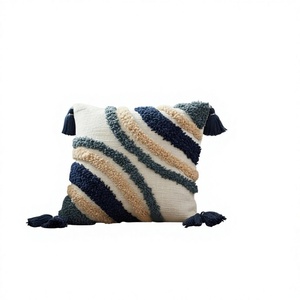 Funda de Cojín Decorativa Moderna Bohemia Cuadrada con Bordado y Diseño Tufted para Sofá, Ecológica, Personalizable, OEM, Venta al Por Mayor - Product Image 1