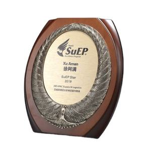 <span class=keywords><strong>Militar</strong></span> de madera placas de madera de roble placas de grabado de <span class=keywords><strong>placa</strong></span> de madera de la forma redonda - Product Image 1