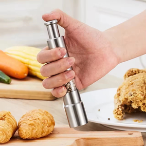 Práctica Mini Botella de Acero Inoxidable para Moler Pimienta y Sal, Tipo Prensa Manual, para Uso en la Cocina - Product Image 1