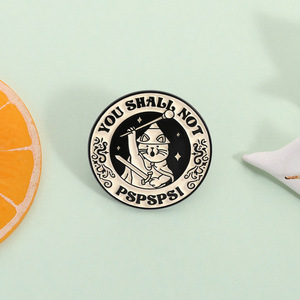 Humorístico Pin <span class=keywords><strong>de</strong></span> Esmalte Suave Metálico Estilo Vintage con Diseño <span class=keywords><strong>de</strong></span> Gato Gandalf <span class=keywords><strong>de</strong></span> <span class=keywords><strong>El</strong></span> <span class=keywords><strong>Señor</strong></span> <span class=keywords><strong>de</strong></span> <span class=keywords><strong>los</strong></span> <span class=keywords><strong>Anillos</strong></span>, con la Frase 'No te hagas pspsps', para Regalo - Product Image 1