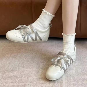 Nuevas Zapatillas Casuales Blancas Estilo Ballet con Plataforma Interna para Mujer, Modelo Mary Jane, Colección Primavera-Verano 2026 - Product Image 2