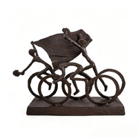 Figurine rustique en fonte d'équipe cycliste, 3 cyclistes avec drapeau, statue d'art sportif pour décoration de table