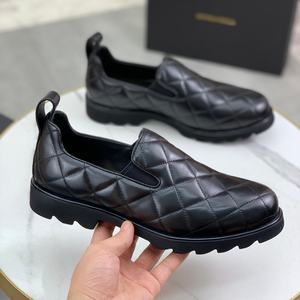 Chaussures de marche confortables et élégantes en cuir souple de haute qualité, fabriquées à la main, tendance mode - Product Image 1
