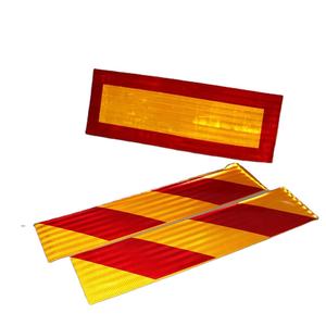 Placa Trasera Reflectante de Material PET de Tamaño Personalizado para <span class=keywords><strong>Camiones</strong></span> Pesados - Product Image 2