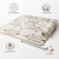 Couverture de pique-nique de luxe pour l'extérieur, couverture de camping matelassée, tissu Oxford imperméable, 3 couches, poignée de transport pliable, portable, utilisable en 4 saisons