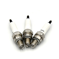 Pièces de moto en gros haute Performance bougies d'allumage à 3 électrodes pour Scooter GY6 50cc 150cc scooter à trois mâchoires