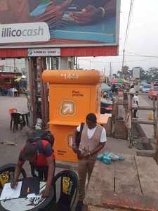 Kiosque métallique de télécommunication pour l'extérieur Cabine de <span class=keywords><strong>recharge</strong></span> préfabriquée <span class=keywords><strong>en</strong></span> acier Design moderne Garantie de 5 ans Marque FLOWVISUAL pour les magasins d'Afrique - Product Image 6