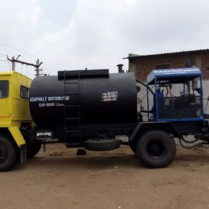 Camion distributeur d'asphalte pour la construction routière et la pulvérisation de bitume avec système de réservoir haute capacité - Product Image 2