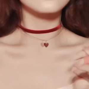 <span class=keywords><strong>Collar</strong></span> con Colgante de Corazón Rojo para Mujer, Gargantilla de Doble Capa con Cadena para Clavícula, Estilo Retro con Terciopelo y Diamantes de Alta Gama - Product Image 3