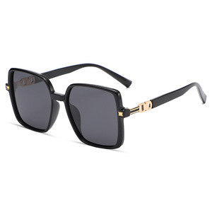 Lunettes de soleil rétro à monture carrée Tr90 pour femmes, verres noirs en PC, UV400, légères, style coréen, surdimensionnées, à la mode, style streetwear - Product Image 2