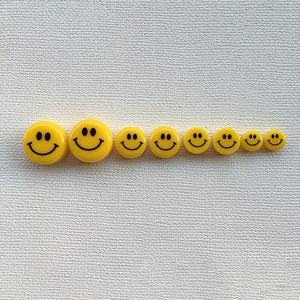 Gran oferta de accesorios acrílicos con cuentas de cara <span class=keywords><strong>sonriente</strong></span> amarilla con agujero recto de Corea del Sur Diy para pendientes de mano, collar, anillo, cuentas sueltas - Product Image 5