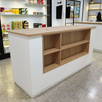 Comptoir de caisse en MDF sur mesure avec un design moderne 1800x650xH900mm pour utilisation en magasin