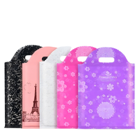 Sacs de courses en plastique LDPE durables et personnalisables, pochettes à bec verseur, impression couleur personnalisée pour supermarchés, expositions, cadeaux et événements.