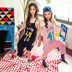Ensemble de vêtements de Noël pour la famille avec lettres, motif 'Hot Girl' indienne de haute qualité - Product Image 2
