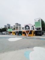 Suite d'hôtel préfabriquée de luxe Apple Cabin, design moderne, respirante, en acier résistant aux ouragans, garantie de 2 ans pour appartement