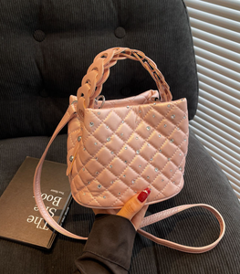 Conception de logo personnalisée pour sac bandoulière de marque pour femmes, portable et tendance pour les femmes - Product Image 3