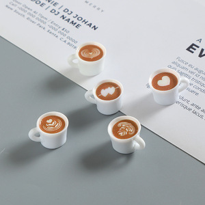 Ornamen Lanskap Mini Resin Baru Bentuk Cangkir Kopi Latte dengan Piring Mini DIY untuk Hiasan - Product Image 4