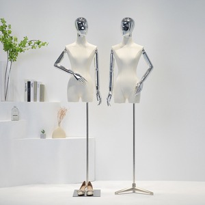 <span class=keywords><strong>Buste</strong></span> <span class=keywords><strong>Mannequin</strong></span> Femme <span class=keywords><strong>avec</strong></span> <span class=keywords><strong>Bras</strong></span> Mobiles - Product Image 1